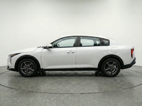 Used 2025 Kia K4 FWD image 5