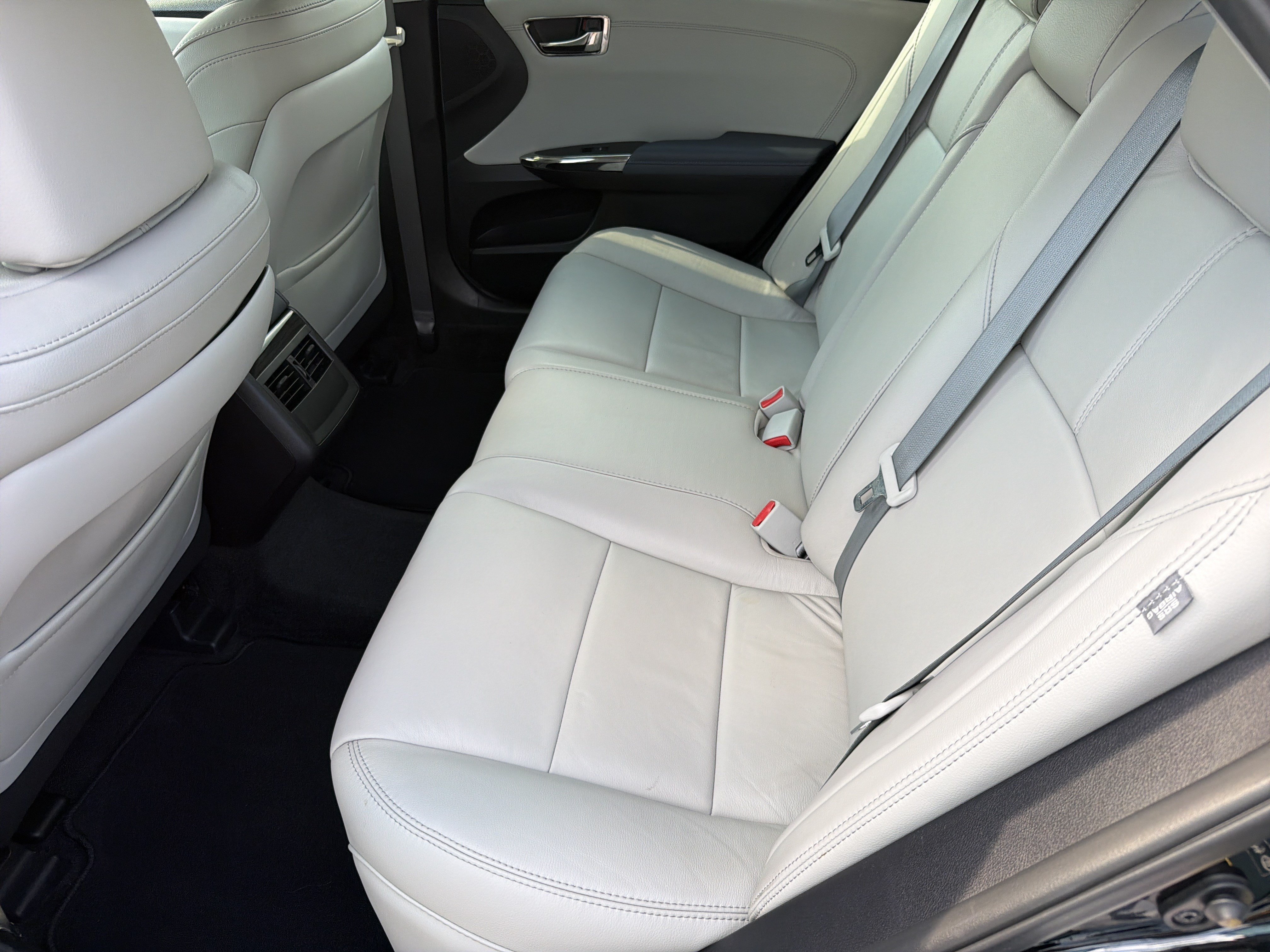 Used 2014 Toyota Avalon XLE Touring FWD image 29