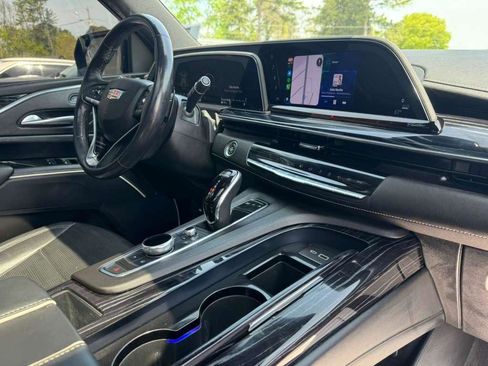 Used 2022 Cadillac Escalade ESV Sport w/ Touring Package image 34