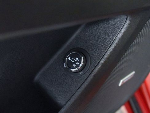 Used 2023 Chevrolet Traverse Premier image 16