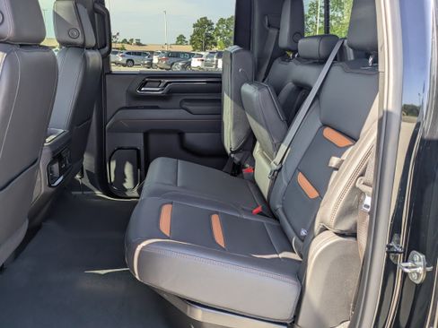 Used 2024 GMC Sierra 2500 AT4 w/ AT4 Premium Plus Package AWD/4WD image 15