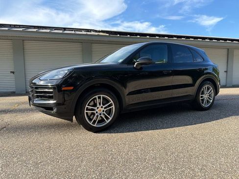 Certified 2024 Porsche Cayenne AWD/4WD image 40