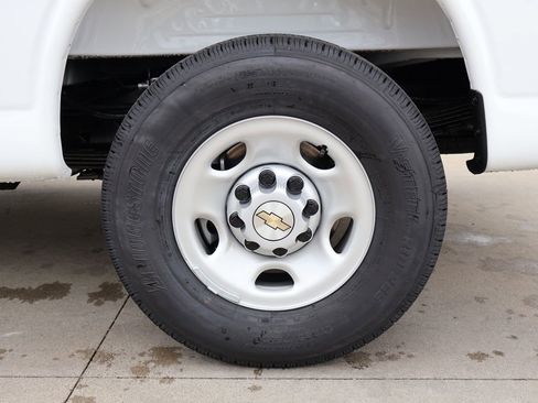 New 2026 Chevrolet Express 3500 Extended w/ Driver Convenience Package RWD image 31