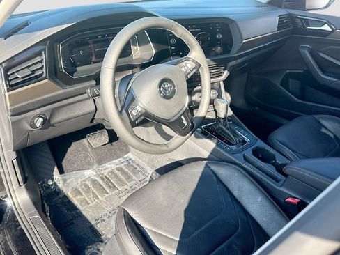 Used 2021 Volkswagen Jetta SEL Premium FWD image 9