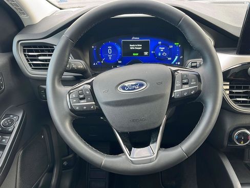 Used 2022 Ford Escape SEL w/ Technology Package image 16