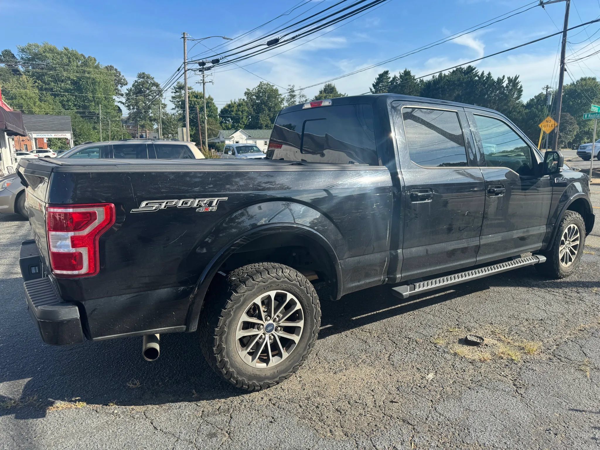 Used 2019 Ford F150 XLT w/ Equipment Group 302A Luxury AWD/4WD image 5