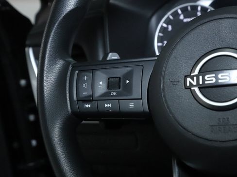 Used 2023 Nissan Rogue S image 22