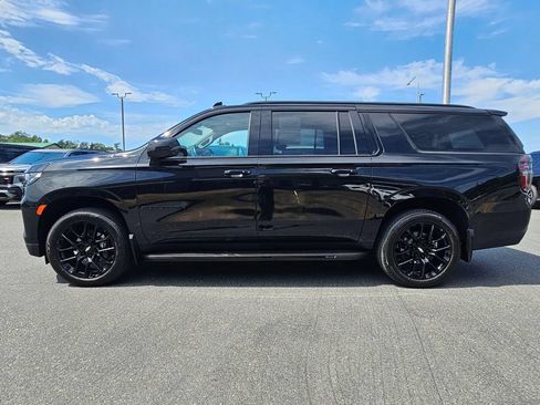 Used 2022 Chevrolet Suburban RST w/ Luxury Package AWD/4WD image 6