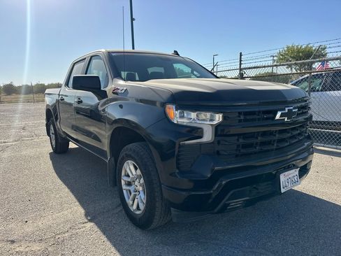 Used 2023 Chevrolet Silverado 1500 RST w/ Convenience Package II AWD/4WD image 2