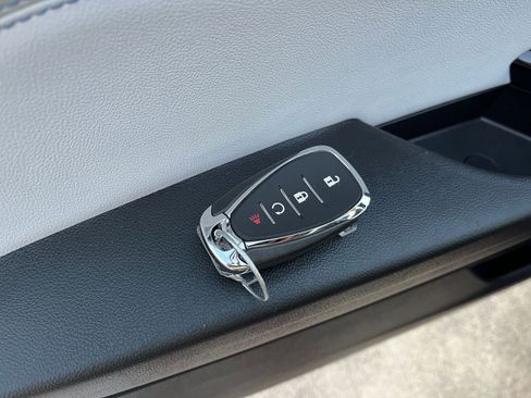 Used 2025 Chevrolet Trax LT image 25