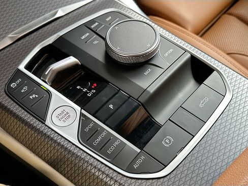 Used 2024 BMW M440i Convertible image 17