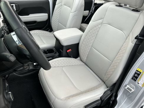 Used 2023 Jeep Wrangler Altitude image 20