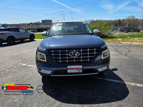 Used 2020 Hyundai Venue FWD image 30