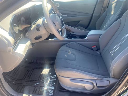 Used 2023 Hyundai Elantra SEL w/ Convenience Package FWD image 16