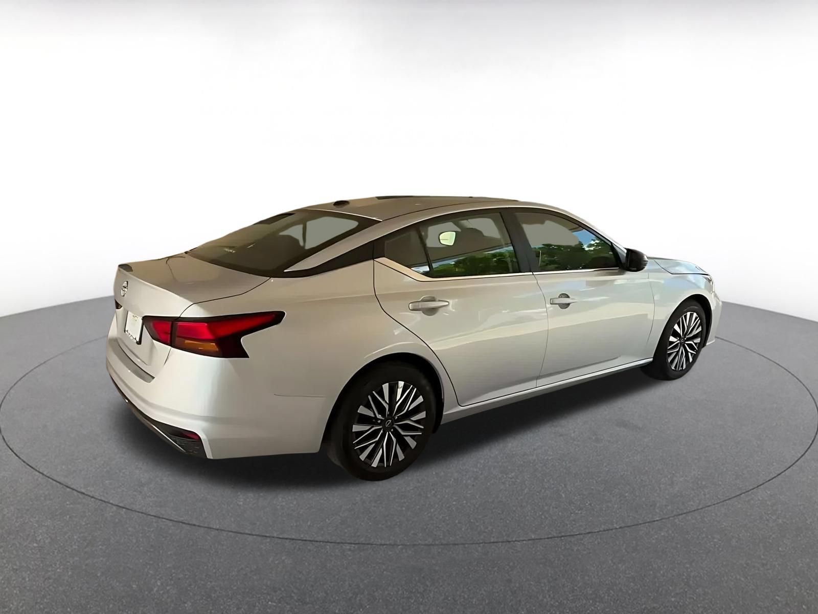 Used 2026 Nissan Altima 2.5 SV FWD image 13