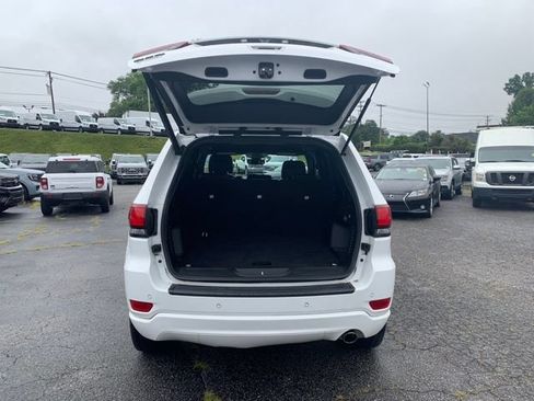 Used 2022 Jeep Grand Cherokee Laredo X AWD/4WD image 8