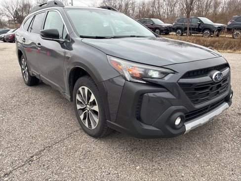 Used 2023 Subaru Outback Limited image 5