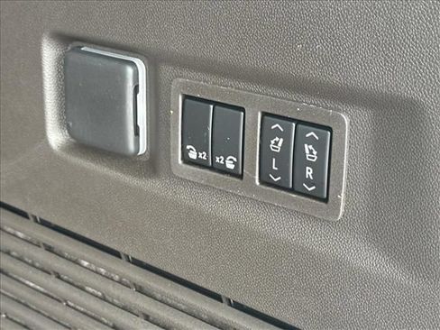 New 2026 GMC Yukon Elevation w/ Elevation Premium Package AWD/4WD image 12