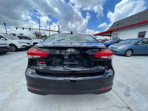 Used 2017 Kia Forte LX FWD image 3