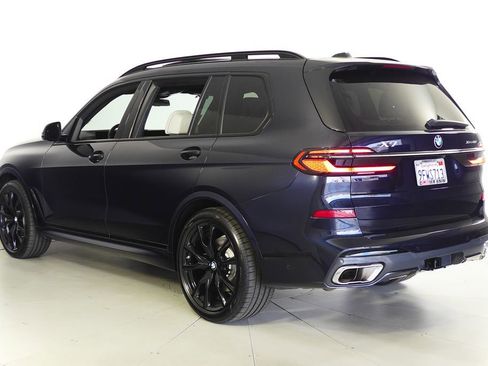 Used 2024 BMW X7 xDrive40i w/ M Sport Package AWD/4WD image 9