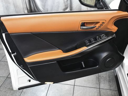 Used 2022 Lexus IS 300 AWD w/ Premium Package image 9