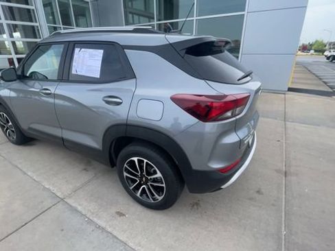 Used 2025 Chevrolet TrailBlazer LT FWD image 8