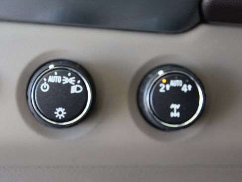 Used 2019 Chevrolet Suburban LT AWD/4WD image 39