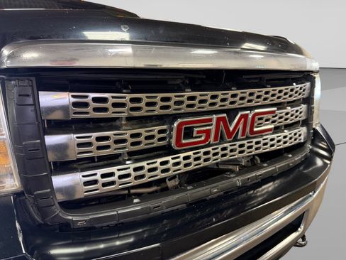 Used 2011 GMC Sierra 2500 SLT w/ SLT Convenience Package AWD/4WD image 43