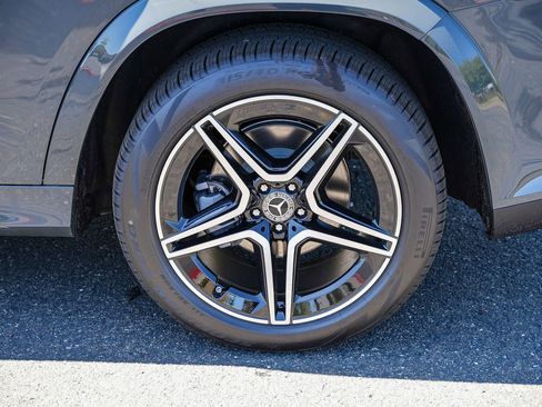 New 2026 Mercedes-Benz GLS 450 4MATIC image 10