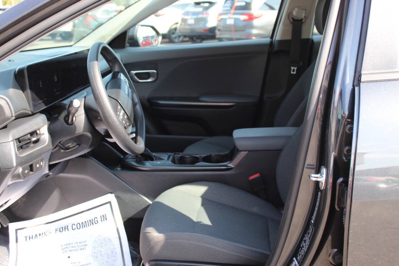 Used 2025 Kia K4 FWD image 16