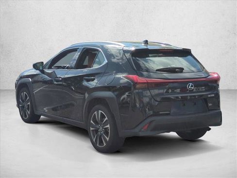 Used 2022 Lexus UX 200 w/ Accessory Package (Z1) image 7