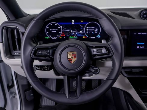 Certified 2025 Porsche Cayenne E-Hybrid Coupe AWD/4WD image 21