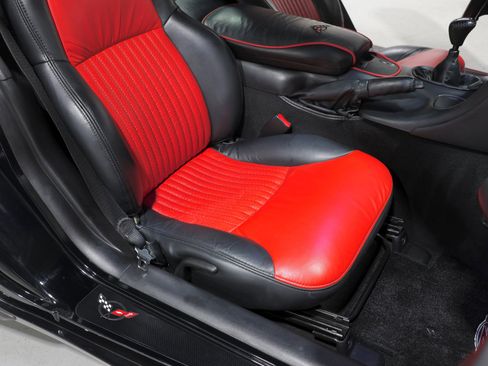 Used 2002 Chevrolet Corvette Z06 w/ Memory Pkg image 51