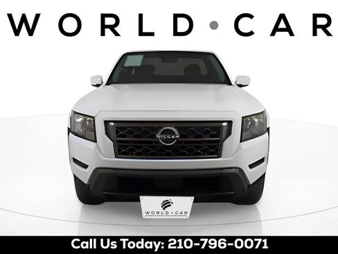 Used 2023 Nissan Frontier SV w/ Technology Package image 2