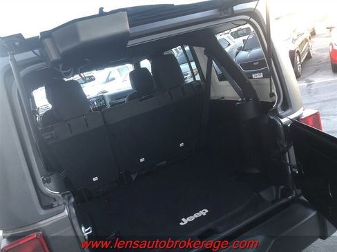Used 2017 Jeep Wrangler Unlimited Sport w/ Quick Order Package 24S AWD/4WD image 18