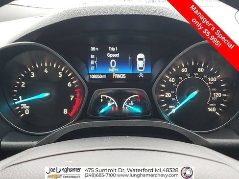 Used 2017 Ford Escape SE w/ SE Sport Appearance Package AWD/4WD image 13