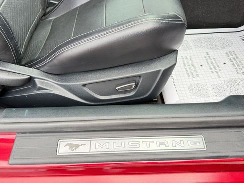 Used 2015 Ford Mustang Premium RWD image 39