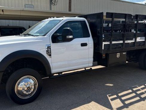 Used 2020 Ford F550 2WD Regular Cab Super Duty image 1