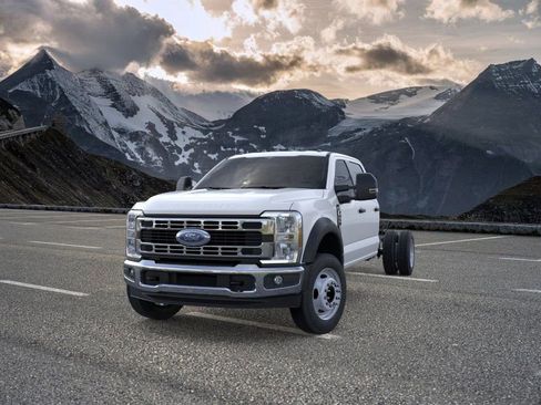 New 2026 Ford F450 XL w/ XL Chrome Package image 3