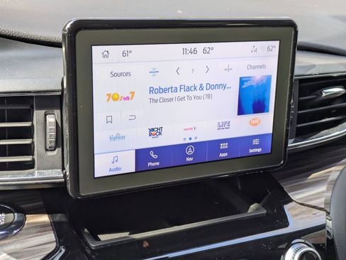 Certified 2022 Ford Explorer Limited w/ Equipment Group 301A image 19