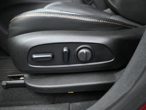 Used 2018 Chevrolet Equinox Premier image 18