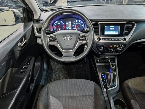 Used 2020 Hyundai Accent SE image 3