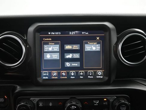 Used 2022 Jeep Wrangler Unlimited Sahara AWD/4WD image 15