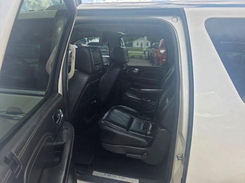 Used 2013 Cadillac Escalade ESV Platinum AWD/4WD image 11