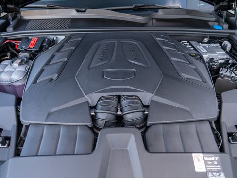 New 2026 Porsche Cayenne GTS AWD/4WD image 30
