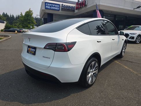 Used 2023 Tesla Model Y Long Range AWD/4WD image 7