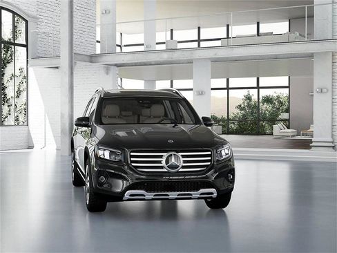 New 2026 Mercedes-Benz GLB 250 4MATIC image 8