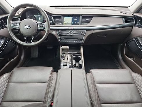 Used 2017 Kia Cadenza Limited FWD image 9
