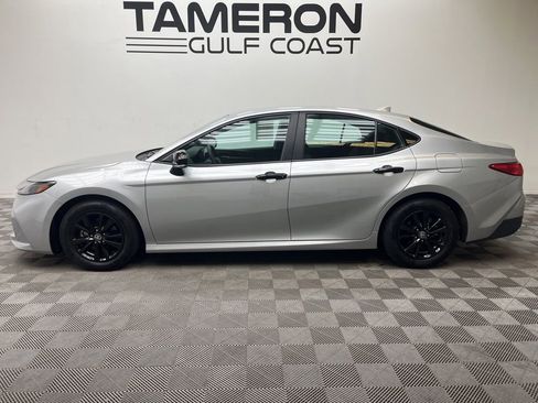 Used 2025 Toyota Camry LE FWD image 6