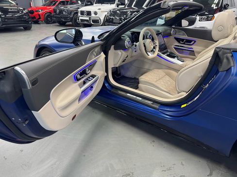 Used 2023 Mercedes-Benz SL 63 AMG 4MATIC image 19